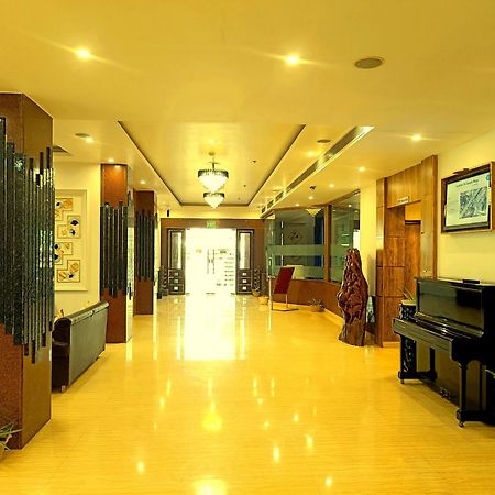 Days Hotel By Wyndham Neemrana Exteriér fotografie