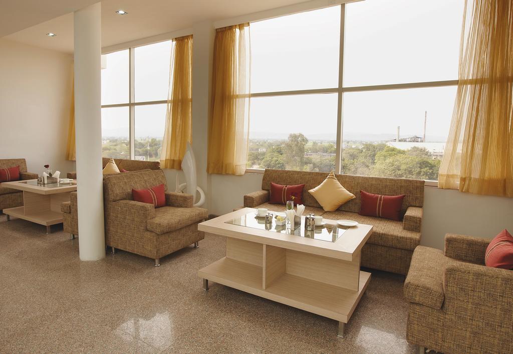 Days Hotel By Wyndham Neemrana Exteriér fotografie