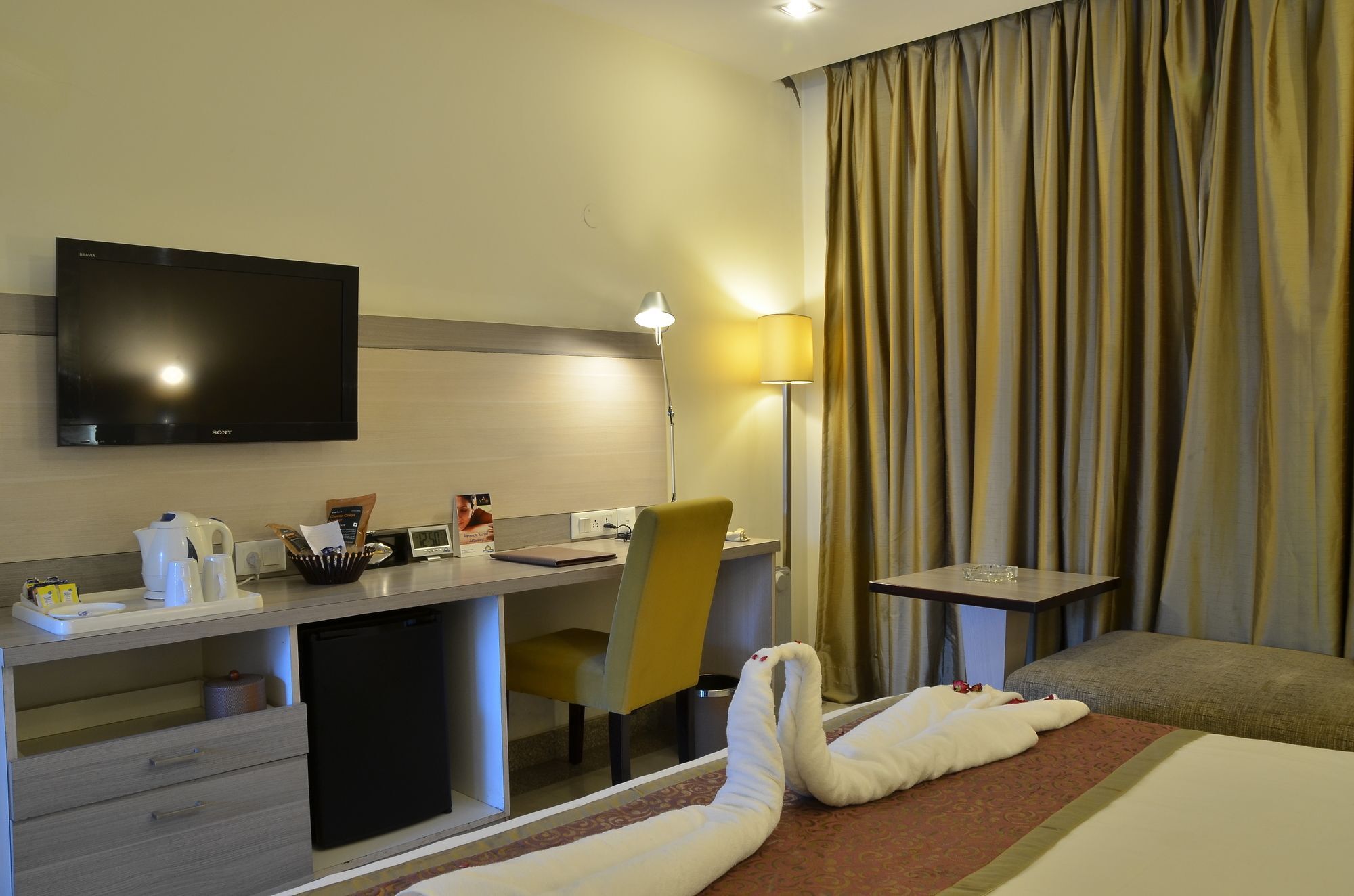 Days Hotel By Wyndham Neemrana Exteriér fotografie