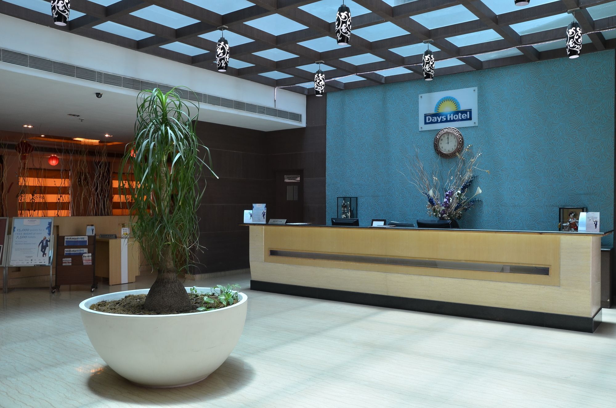 Days Hotel By Wyndham Neemrana Exteriér fotografie