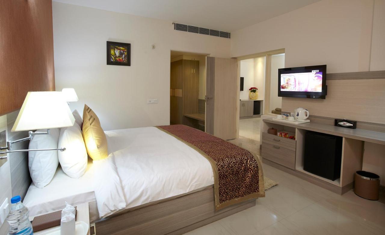 Days Hotel By Wyndham Neemrana Pokoj fotografie